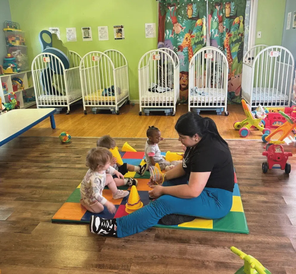 children playing at extraordinary kids preschool st charles mo